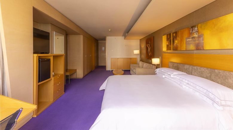 <b>Barcelo Mexico Santa Fe Suite</b>. Images powered by <a href="https://iceportal.shijigroup.com/" title="IcePortal" target="_blank">IcePortal</a>.