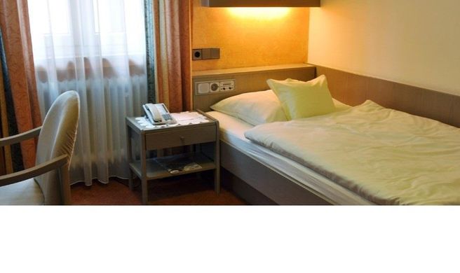 Hotel Restaurant Hohenstaufen Room