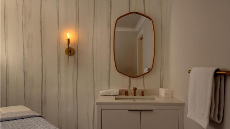 <b>Adelphi Hotel Spa</b>. Images powered by <a href="https://iceportal.shijigroup.com/" title="IcePortal" target="_blank">IcePortal</a>.