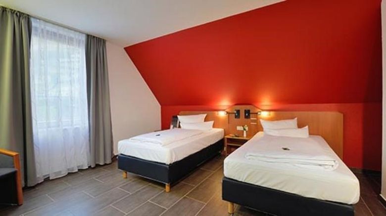 <b>Hotel Heppenheim Room</b>. Images powered by <a href="https://iceportal.shijigroup.com/" title="IcePortal" target="_blank">IcePortal</a>.