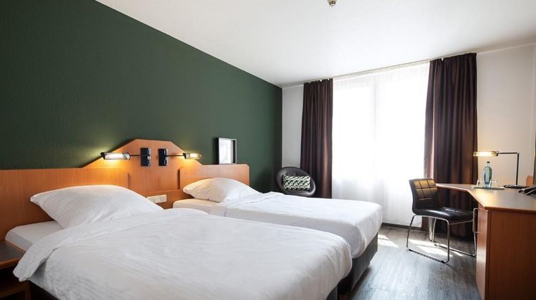<b>Hotel Heppenheim Room</b>. Images powered by <a href="https://iceportal.shijigroup.com/" title="IcePortal" target="_blank">IcePortal</a>.