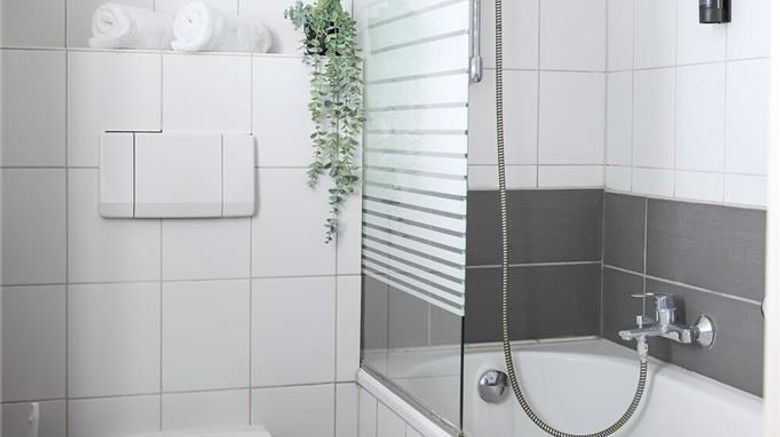 <b>Hotel Heppenheim Room</b>. Images powered by <a href="https://iceportal.shijigroup.com/" title="IcePortal" target="_blank">IcePortal</a>.