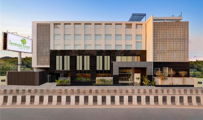 Lemon Tree Hotel, Agra Exterior