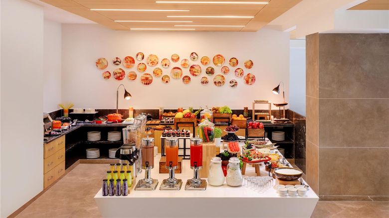 <b>Lemon Tree Hotel, Agra Restaurant</b>. Images powered by <a href="https://iceportal.shijigroup.com/" title="IcePortal" target="_blank">IcePortal</a>.