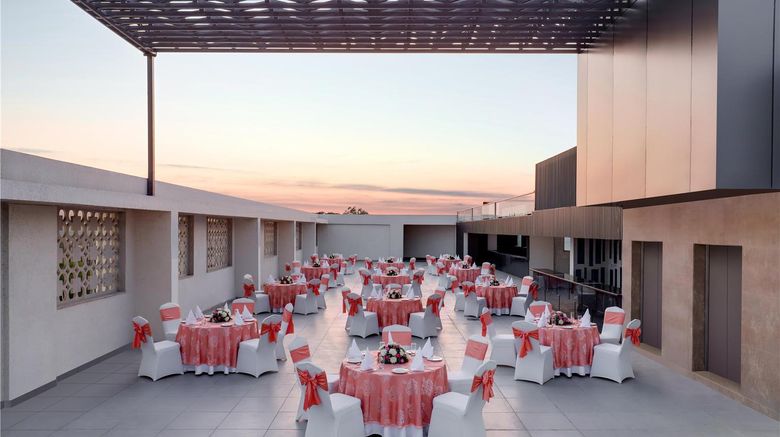 <b>Lemon Tree Hotel, Agra Restaurant</b>. Images powered by <a href="https://iceportal.shijigroup.com/" title="IcePortal" target="_blank">IcePortal</a>.
