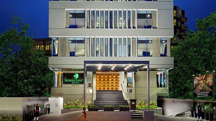 Lemon Tree Hotel Vadodara Exterior