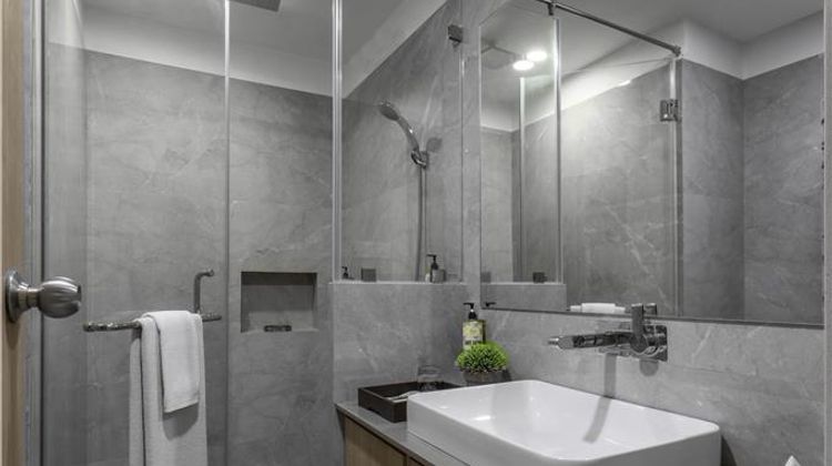 Lemon Tree Hotel Vadodara Room