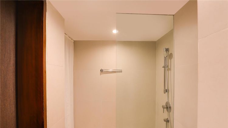 Keys Select by Lemon Tree Whitefield Suite
