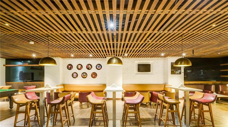 <b>Lemon Tree Hotel, Electronics City Restaurant</b>. Images powered by <a href="https://iceportal.shijigroup.com/" title="IcePortal" target="_blank">IcePortal</a>.