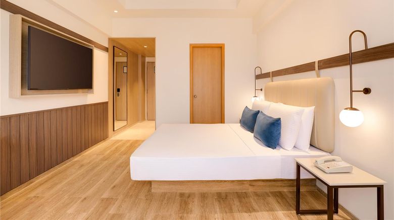 <b>Lemon Tree Premier, Ulsoor Lake Room</b>. Images powered by <a href="https://iceportal.shijigroup.com/" title="IcePortal" target="_blank">IcePortal</a>.