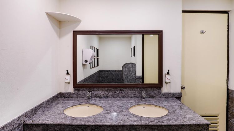 Red Fox Hotel, East Delhi Room