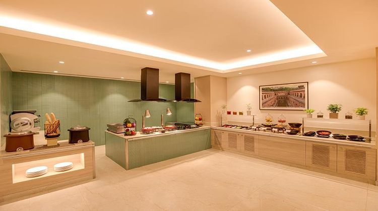 Lemon Tree Premier, Delhi Aerocity Restaurant