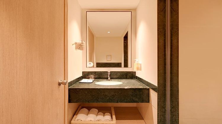 Lemon Tree Premier, Delhi Aerocity Room