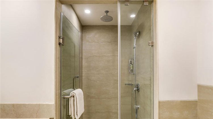 Lemon Tree Premier City Center Room