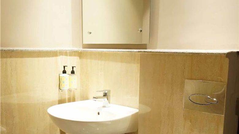<b>Lemon Tree Hotel, Sohna Road Suite</b>. Images powered by <a href="https://iceportal.shijigroup.com/" title="IcePortal" target="_blank">IcePortal</a>.