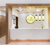 Lemon Tree Hotel Sector 60 Lobby