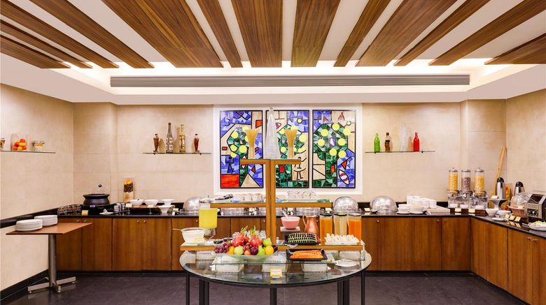 <b>Lemon Tree Hotel, Indore Restaurant</b>. Images powered by <a href="https://iceportal.shijigroup.com/" title="IcePortal" target="_blank">IcePortal</a>.