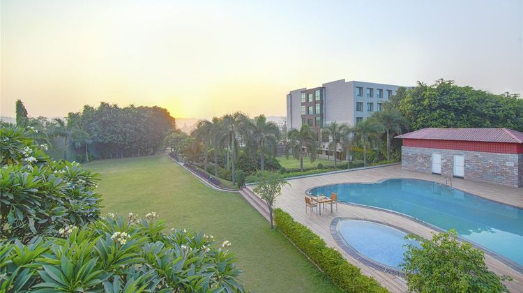 Lemon Tree Hotel Baddi Pool