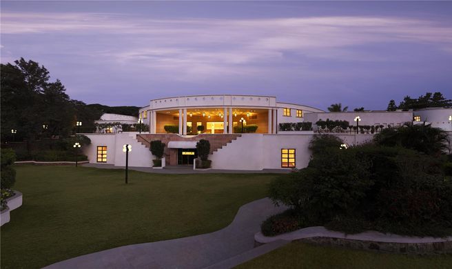 Lemon Tree Hotel Exterior