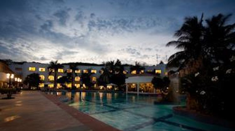 Lemon Tree Hotel Pool