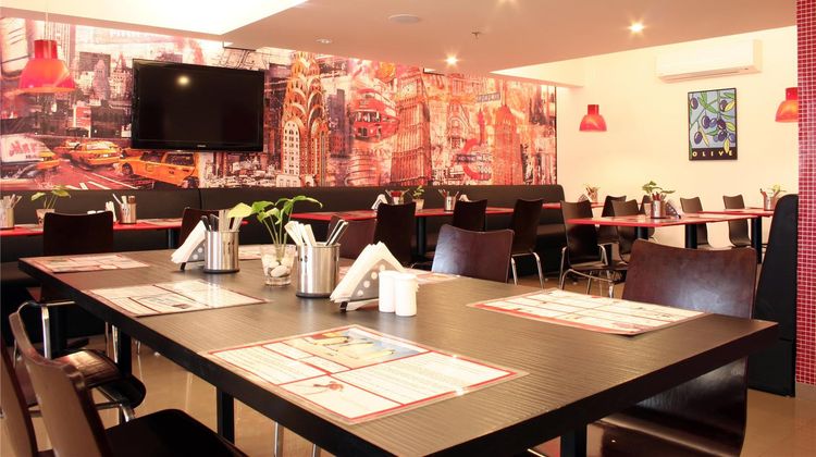 Red Fox Hotel, Jaipur Restaurant
