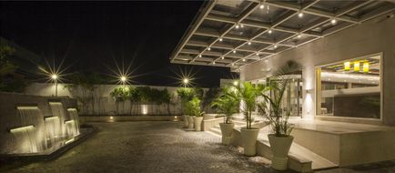 Lemon Tree Hotel, Lucknow Exterior