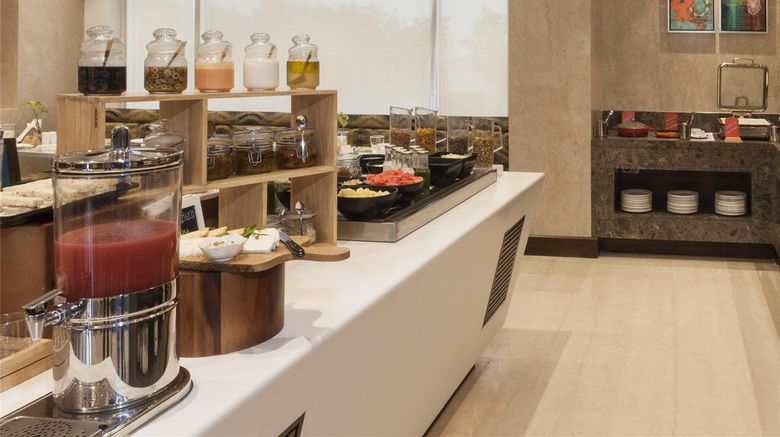 <b>Lemon Tree Hotel, Lucknow Restaurant</b>. Images powered by <a href="https://iceportal.shijigroup.com/" title="IcePortal" target="_blank">IcePortal</a>.