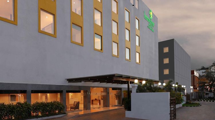 Lemon Tree Hotel Shimona Exterior