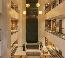 Lemon Tree Premier, Patna Lobby