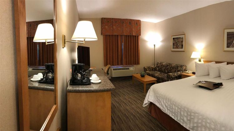Humphry Inn and Suites Room