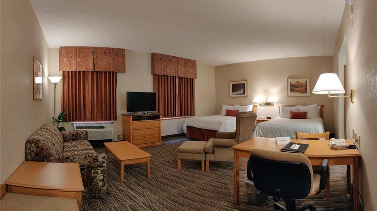 Humphry Inn and Suites Suite