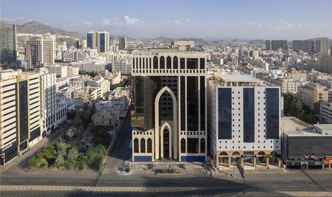 DoubleTree Aziziyah Exterior