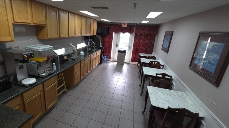<b>Jameson Inn Douglas Restaurant</b>. Images powered by <a href="https://iceportal.shijigroup.com/" title="IcePortal" target="_blank">IcePortal</a>.