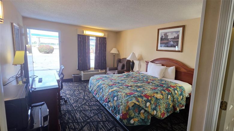 <b>Jameson Inn Douglas Room</b>. Images powered by <a href="https://iceportal.shijigroup.com/" title="IcePortal" target="_blank">IcePortal</a>.