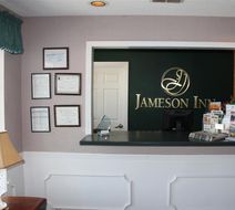 Jameson Inn Douglas Lobby