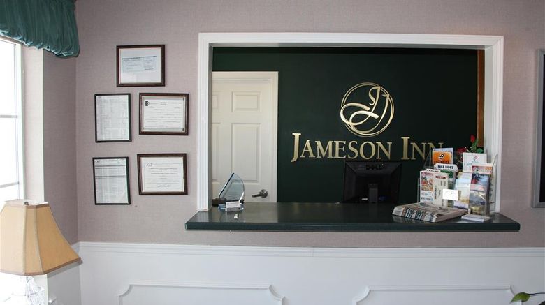 <b>Jameson Inn Douglas Lobby</b>. Images powered by <a href="https://iceportal.shijigroup.com/" title="IcePortal" target="_blank">IcePortal</a>.