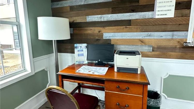 Jameson Inn Winder Lobby