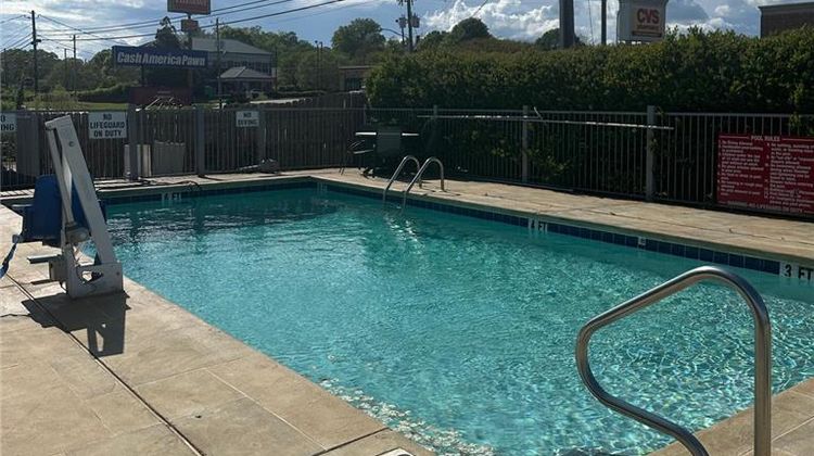 Jameson Inn Winder Pool