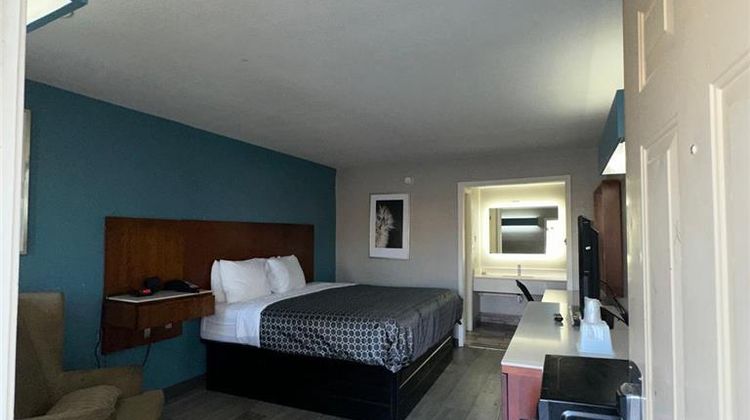 Jameson Inn Winder Room