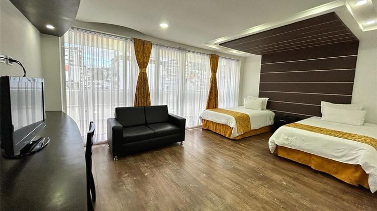 Hotel Palermo Suite Room