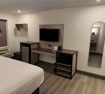 Ramada by Wyndham Albany Room