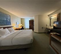 The Peoria Hotel, SureStay Collection Room
