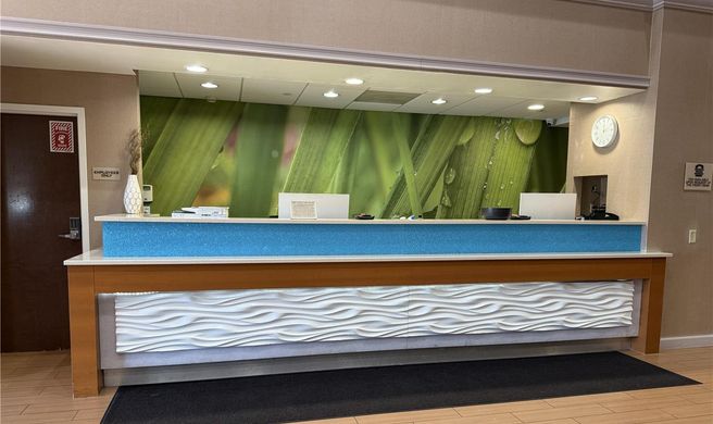 The Peoria Hotel, SureStay Collection Lobby