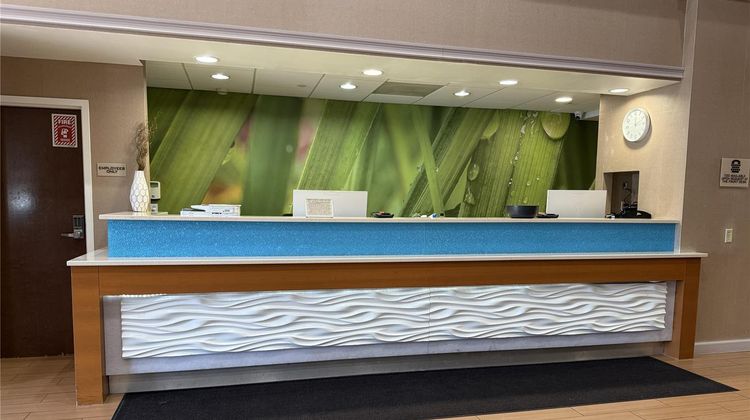 The Peoria Hotel, SureStay Collection Lobby
