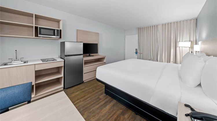 Suburban Studios Daytona Beach Speedway Room