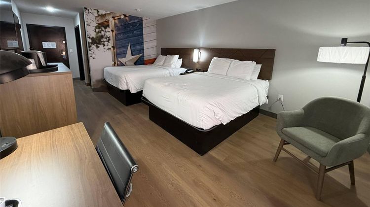 Landmark Hotel Dallas Addison Room