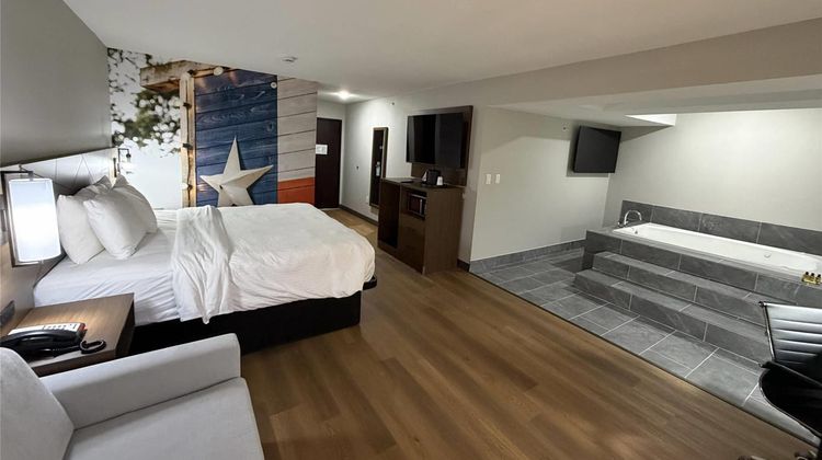 Landmark Hotel Dallas Addison Suite