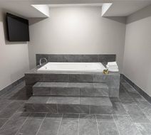 Landmark Hotel Dallas Addison Suite