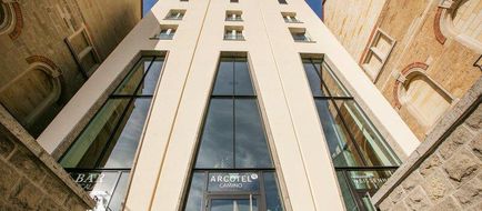 ARCOTEL Camino Exterior