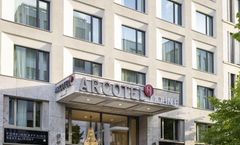 Arcotel John F